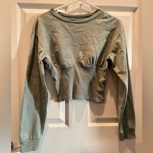 Poof crop pullover size s